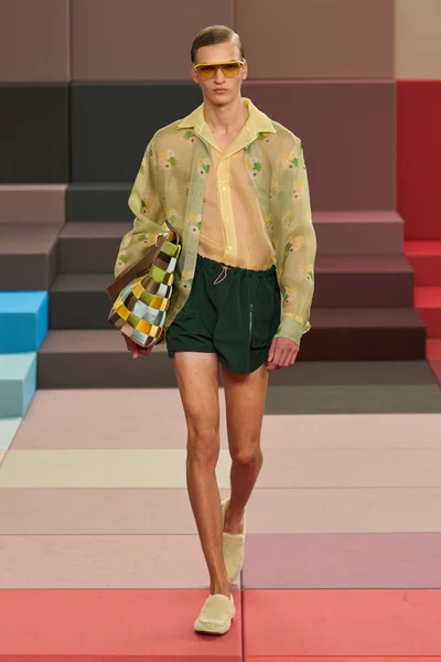Look 75